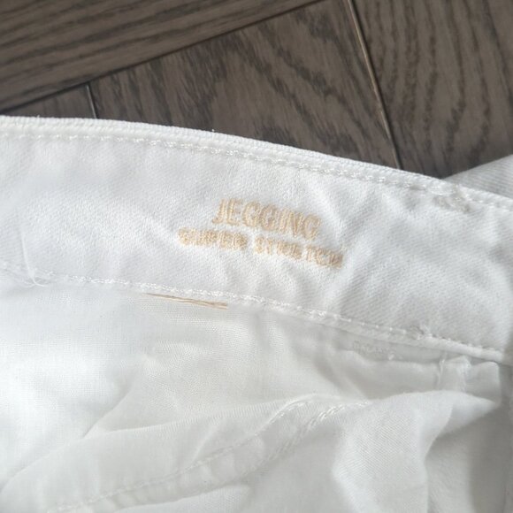 American Eagle White Denim Jeggings - Size 4 Like New - Picture 4 of 5
